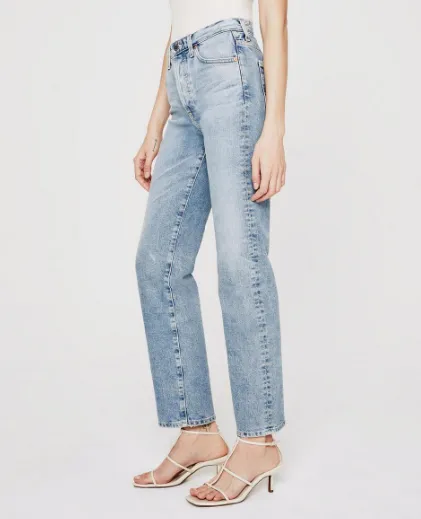 ALEXXIS STRAIGHT JEAN WITH FRAY BACK POCKET